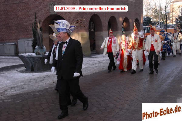 071.jpg