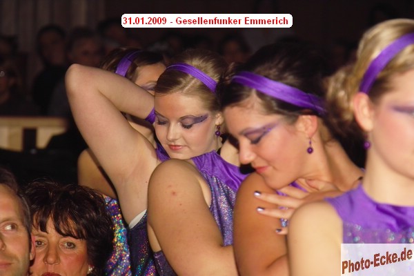 051.jpg