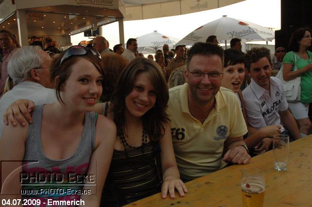 051.jpg